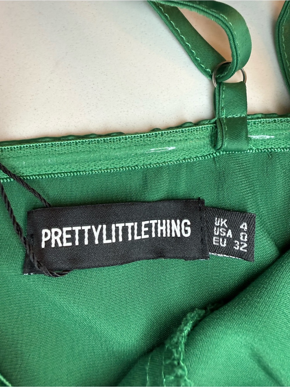 PrettyLittleThing Green Satin Boned Corset Top - Picture 5 of 10